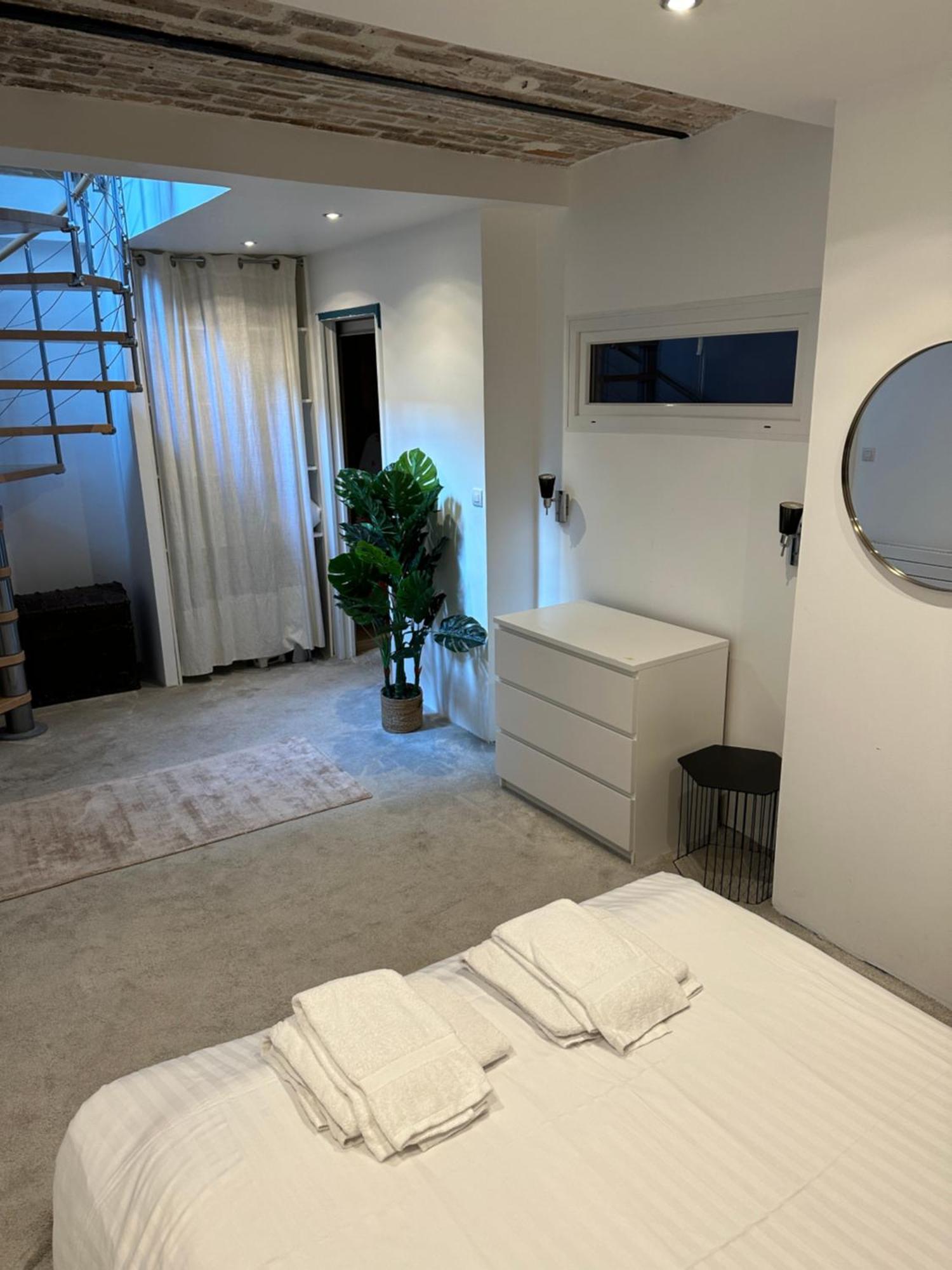 Canal Saint Martin Appartement Parijs
